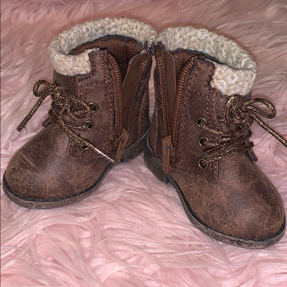 Kid boots